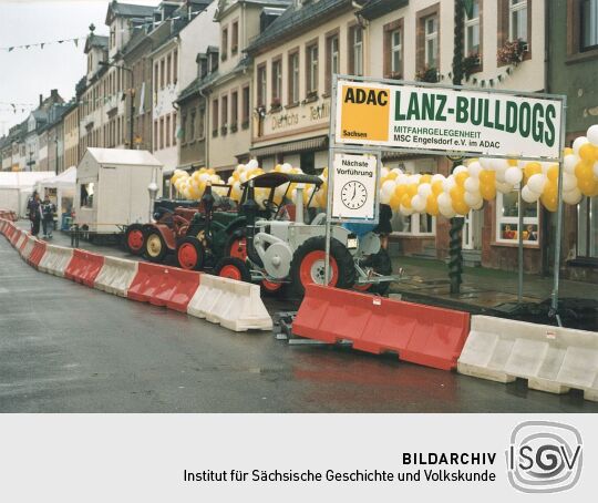 Historische Fahrzeuge zum Tag der Sachsen in Rochlitz