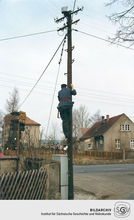 Überprüfung der Telefonleitung in Strauch