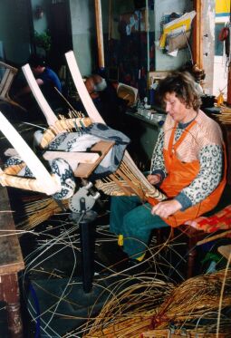 Bild: In der Werkstatt der Korbmacherei Rabe in Freiberg