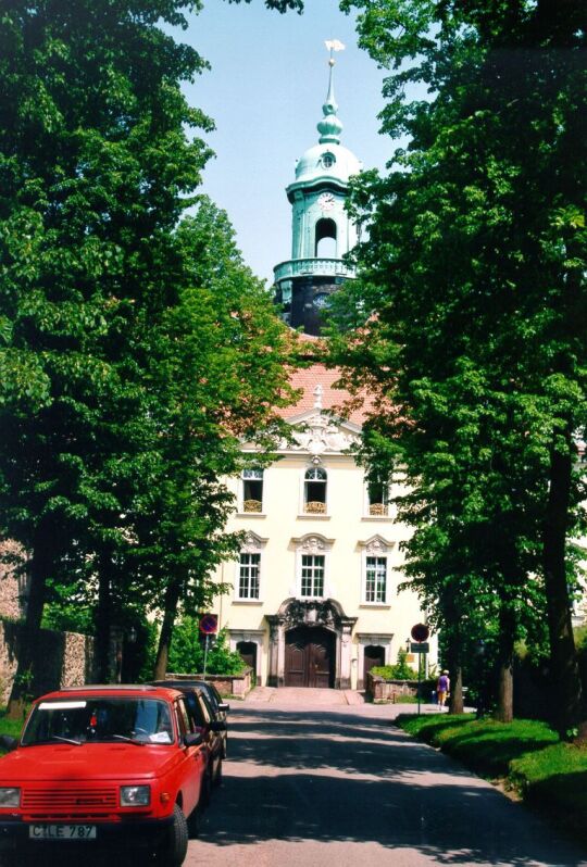 Allee zum Schloß in Lichtenwalde