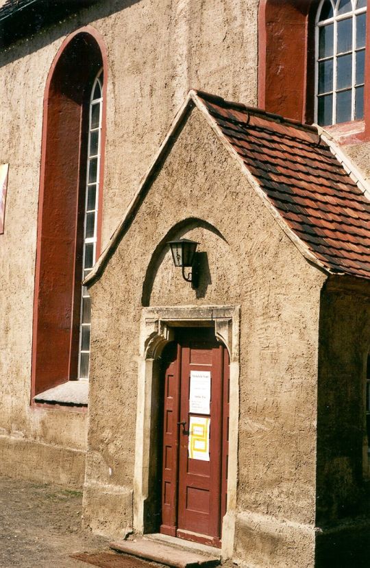 Eingangsportal der Trebsener Kirche