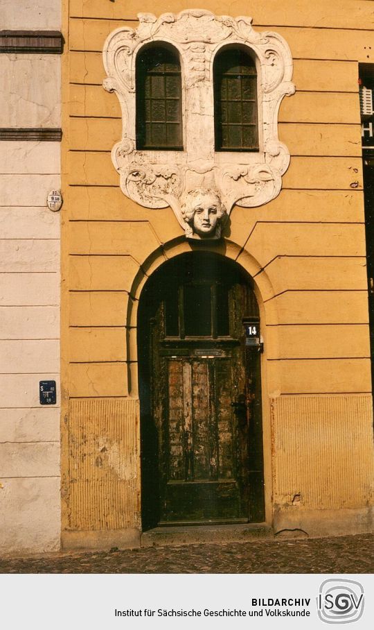 Portal an einem Wurzener Wohnhaus