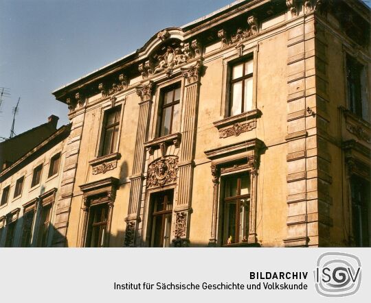 Wohnhaus mit Fassadenschmuck in der Färbergasse