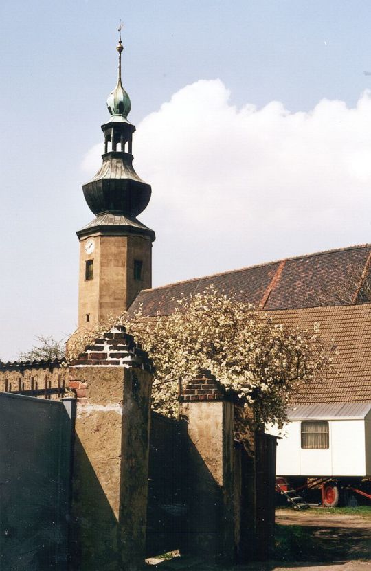 Blick zur Trebsener Kirche