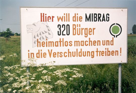 Schild am Ortseingang von Heuersdorf