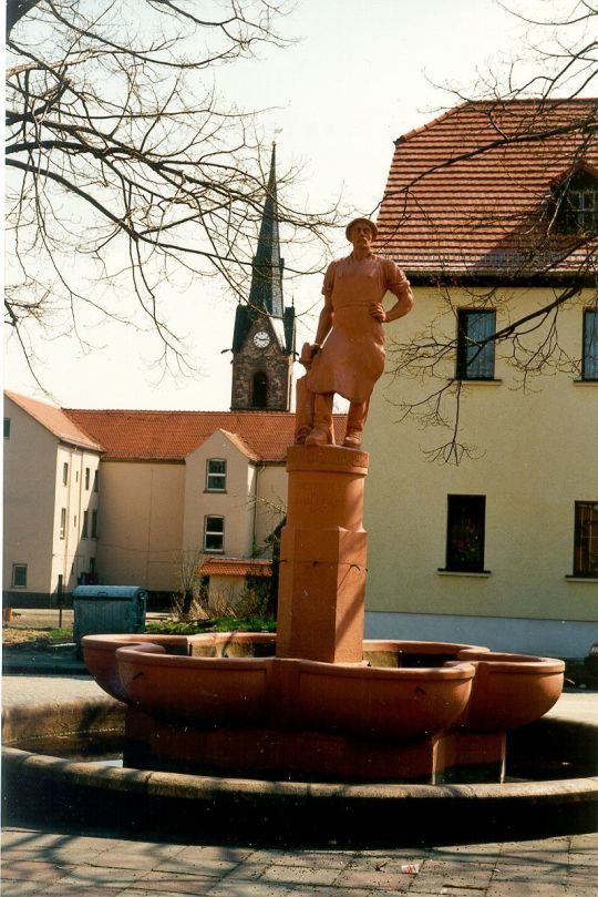 Brunnen auf dem Markt in Regis-Breitingen