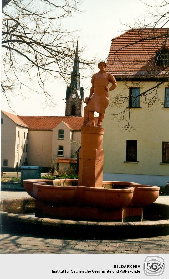 Brunnen auf dem Markt in Regis-Breitingen