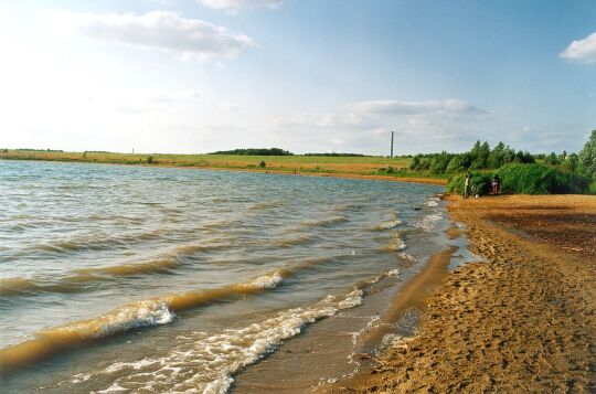 Landschaftsansicht mit dem Strand des Speicherbeckens Borna