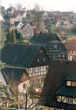 Bild: Ansicht des Ortskerns von Hohnstein