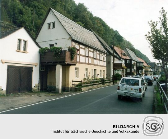 Straßenraum mit Wohngebäuden in Bad Schandau