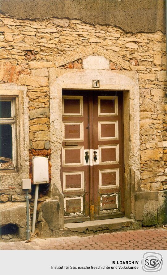 Portal eines Wohngebäudes in Dohna