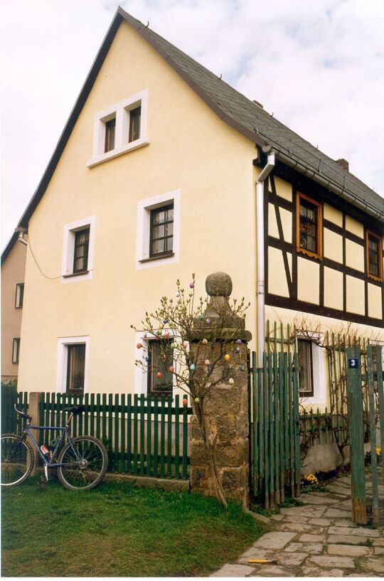 Osterschmuck im Garten