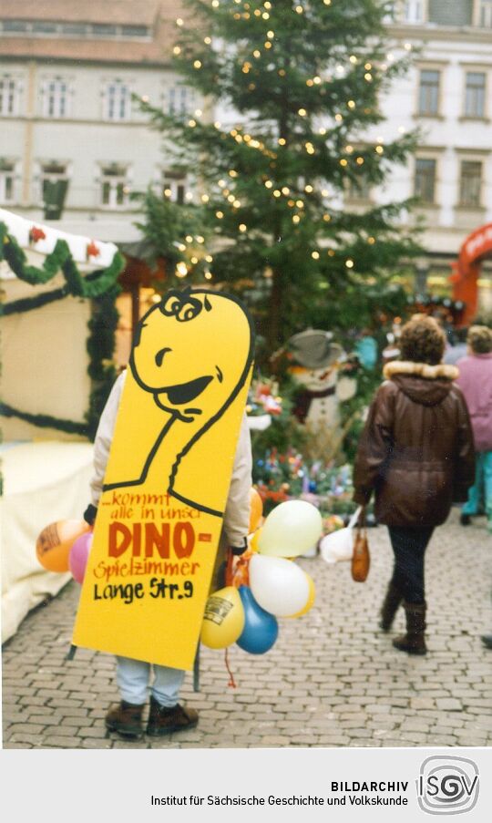 Reklameläufer auf dem Weihnachtsmarkt in Pirna