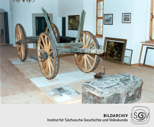 Gestell eines Korbreisewagens im Museum von Schloß Lauenstein
