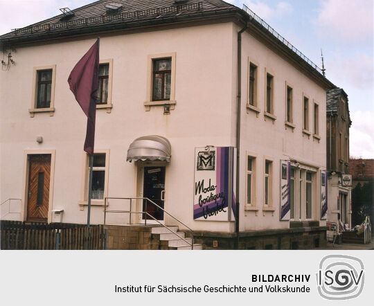 Wohnhaus mit Geschäft in Struppen
