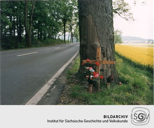 Kreuz für einen verunglückten Motorradfahrer bei Kamenz