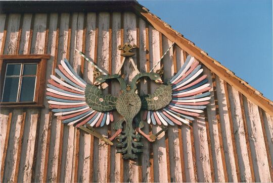 Adler vom Vogelschießen an einem Giebel in Lawalde