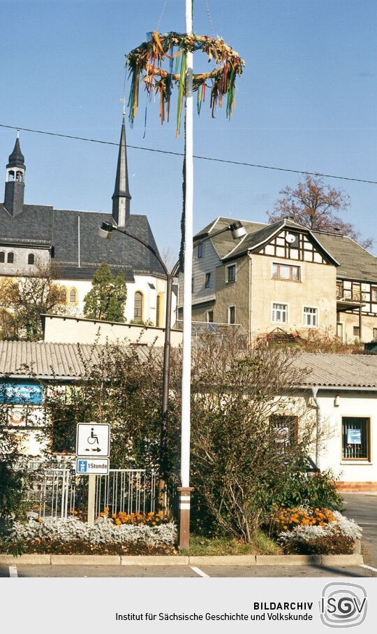 Blick vom Anger zur Kirche in Langenbernsdorf