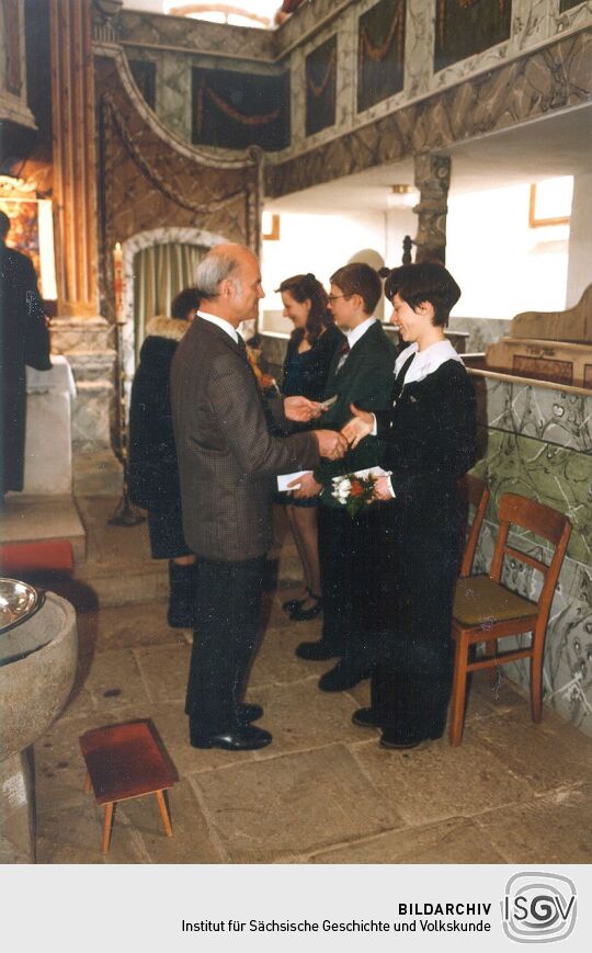 Gratulation an die Konfirmanden durch den Kirchenvorstand in Kleinröhrsdorf