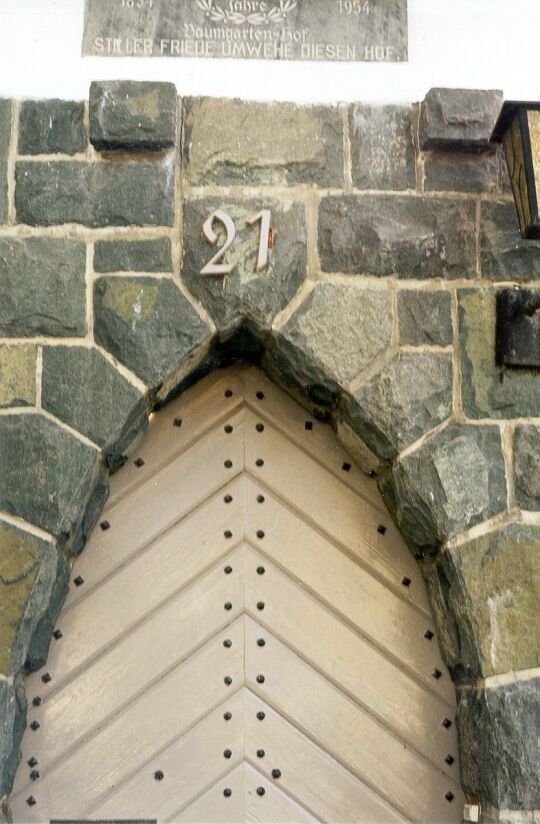 Hauseingang mit Spruch in Langenbernsdorf