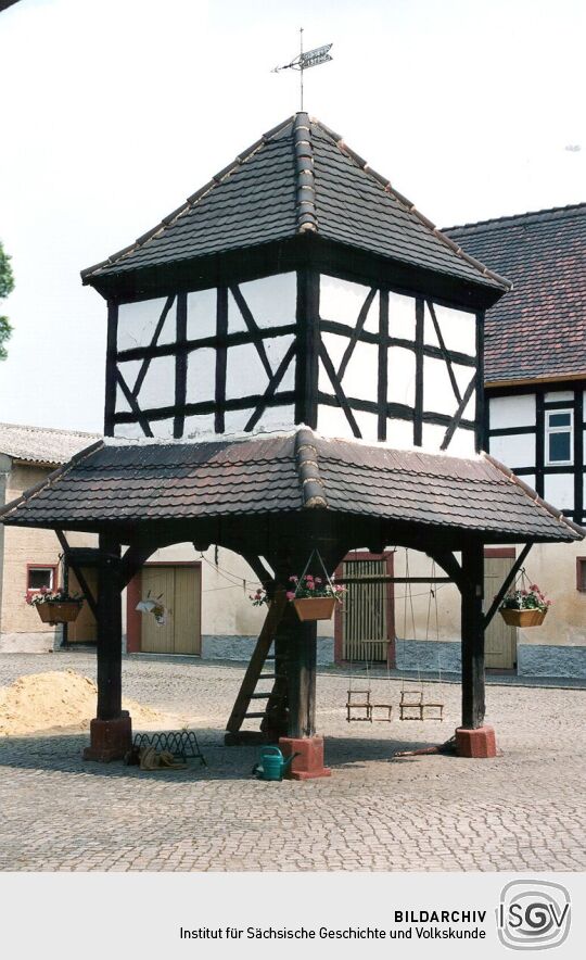 Taubenhaus auf einem Vierseitenhof in Frauendorf