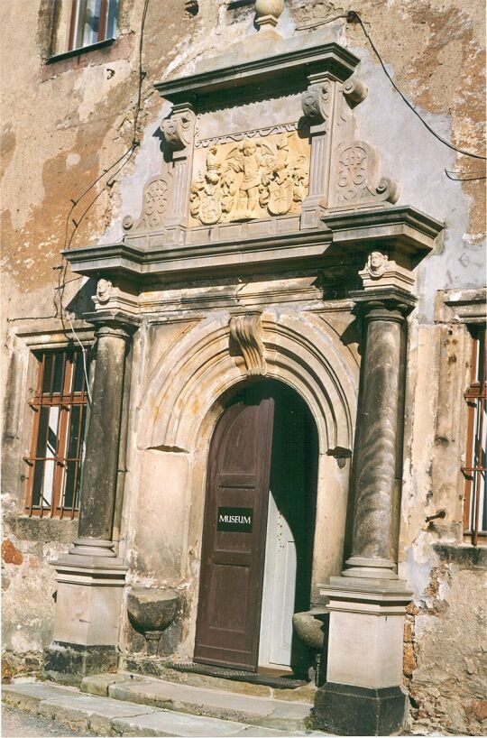 Portal des Schlosses in Frauenstein