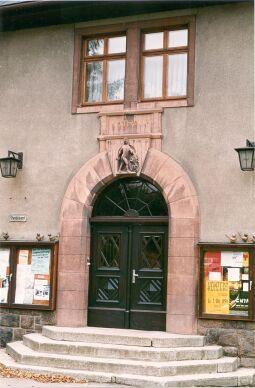 Bild: Eingang zum Rathaus von Seiffen