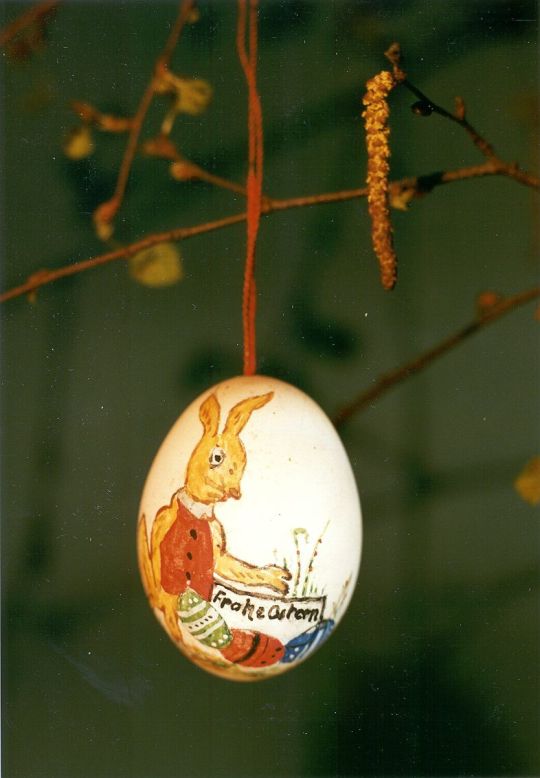 Ostereier an einer Birke in Döbschütz