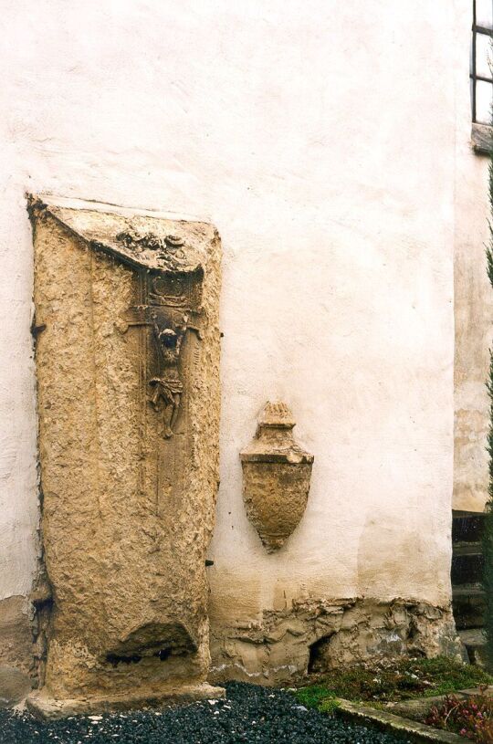 Grabsteine in der Kirche zu Struppen