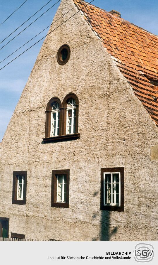 Giebelseite eines ehemaligen Bauernhofes in Herbergen