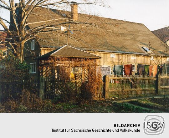 Wohnhaus mit Holzlaube in Lohmen