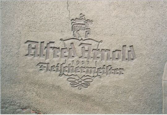 Inschrift an einer Fleischerei in Neustadt