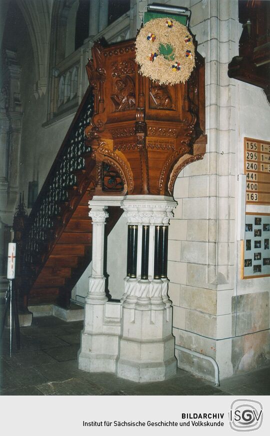 Kanzel in der Kirche in Neustadt