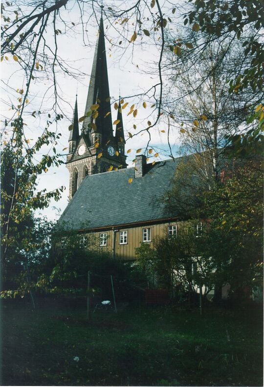 Blick auf Kirche und Pfarre in Neustadt