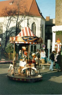 Bild: Kinderkarussell auf dem Görlitzer Weihnachtsmarkt