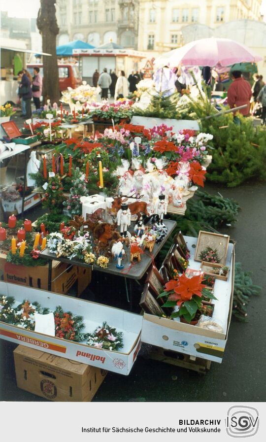 Adventsgestecke auf dem Görlitzer Wochenmarkt
