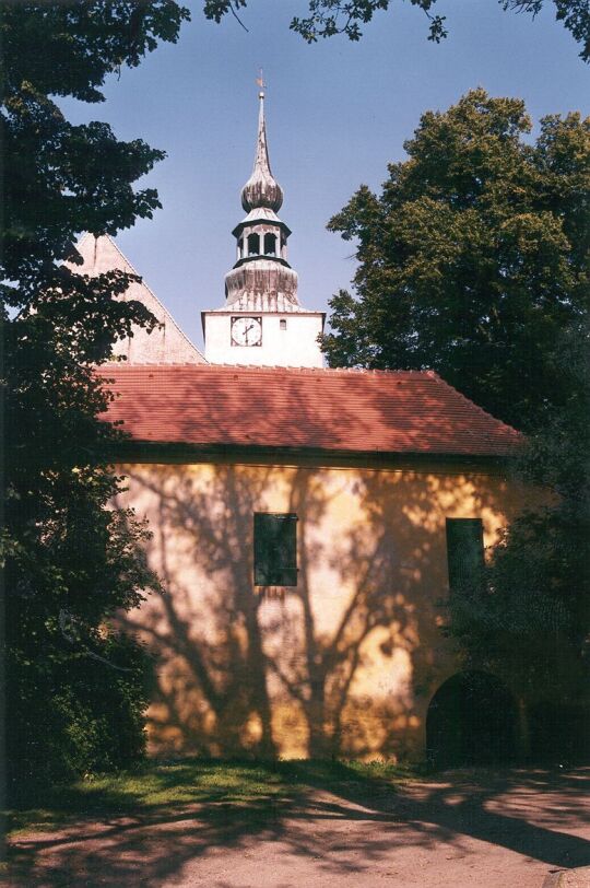 Blick zur Horkaer Wehrkirche