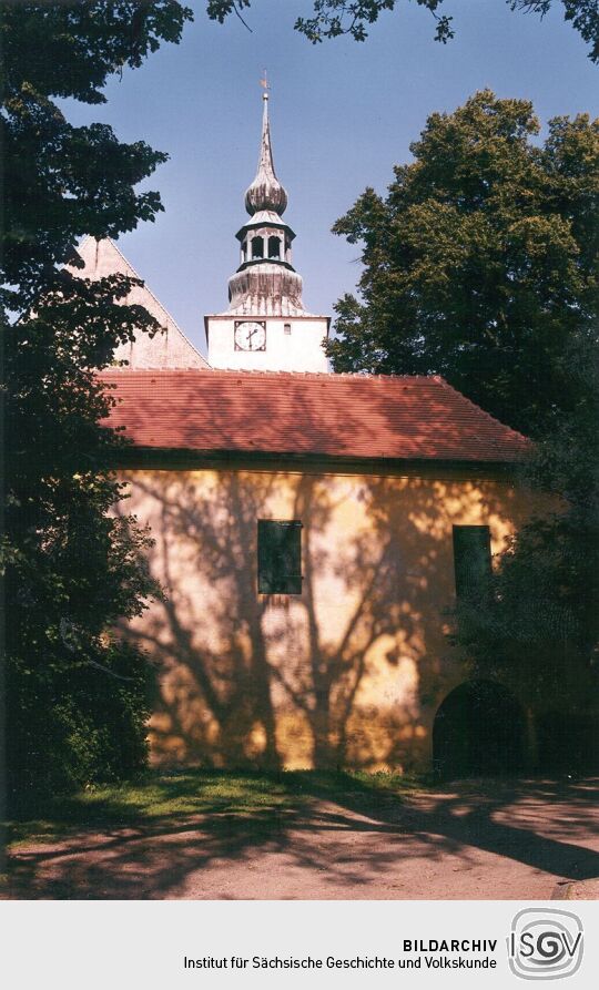 Blick zur Horkaer Wehrkirche