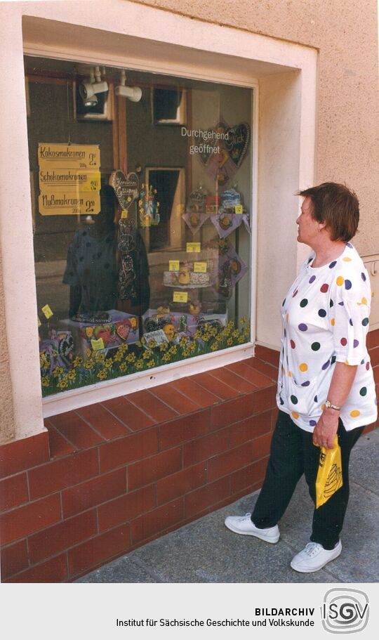 Das Schaufenster der Pfefferküchlerei H. Löschner in Pulsnitz