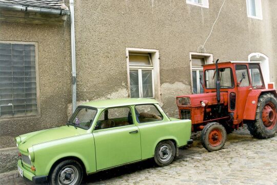 Trabant und Traktor in Königsbrück
