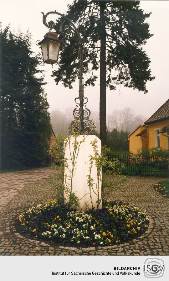 Säulenlaterne im Pulsnitzer Schlosspark