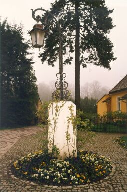 Bild: Säulenlaterne im Pulsnitzer Schlosspark