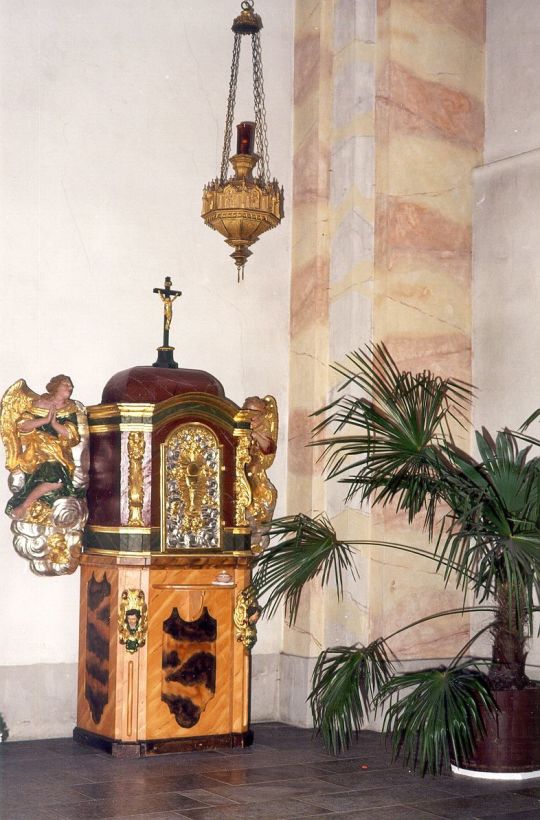 Tabernakel und ewiges Licht in der Rosenthaler Kirche