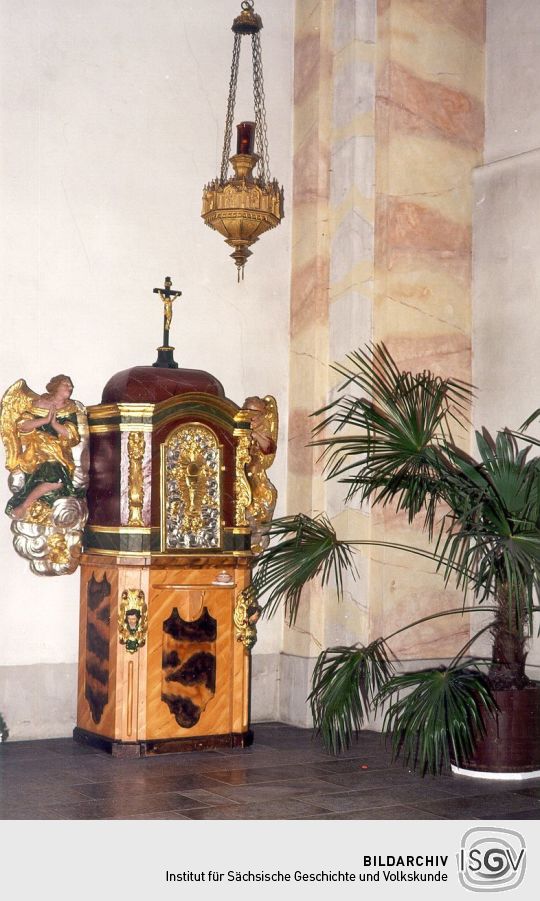 Tabernakel und ewiges Licht in der Rosenthaler Kirche