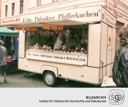 Verkaufsstand der Firma Schäfer auf dem Markt in Kamenz