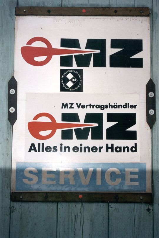 Altes Reklameschild einer ehemaligen Motorradwerkstatt in Lohsa