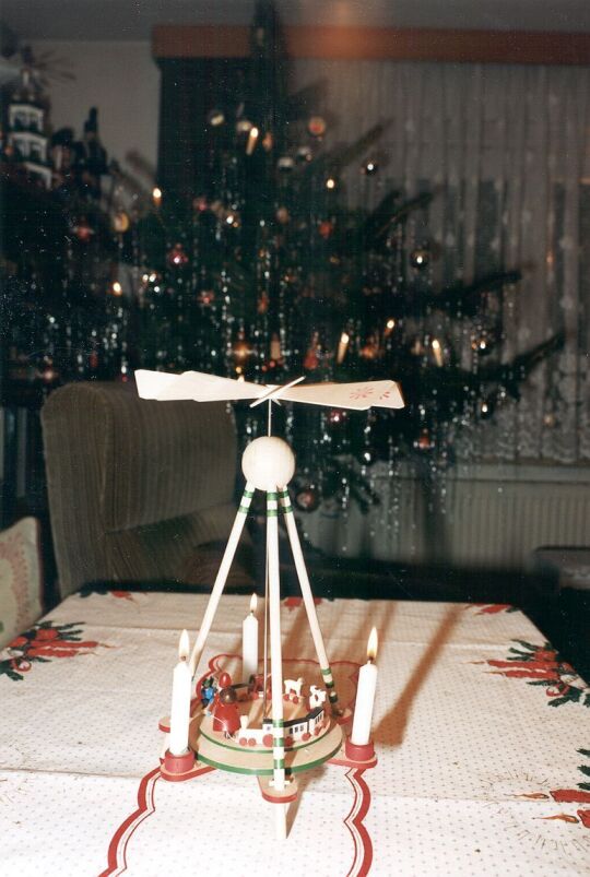 Weihnachtsschmuck in der Arnsdorfer Schillerstraße