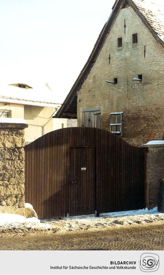 Toreinfahrt zu einem Bauernhof in Elstra