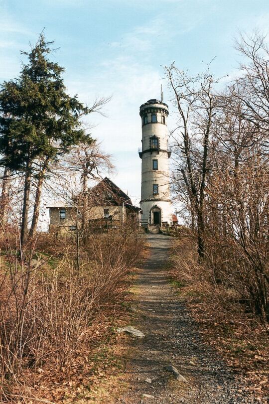 Weg zum Hochwaldturm mit Turmbaude, Oybin, Zittauer Gebirge