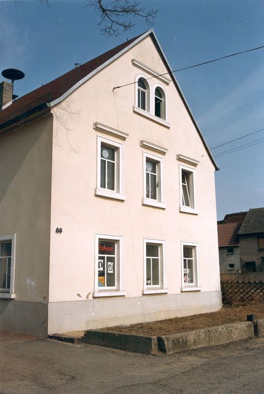 Wohnhaus mit Friseurgeschäft in Quersa- Brockwitz